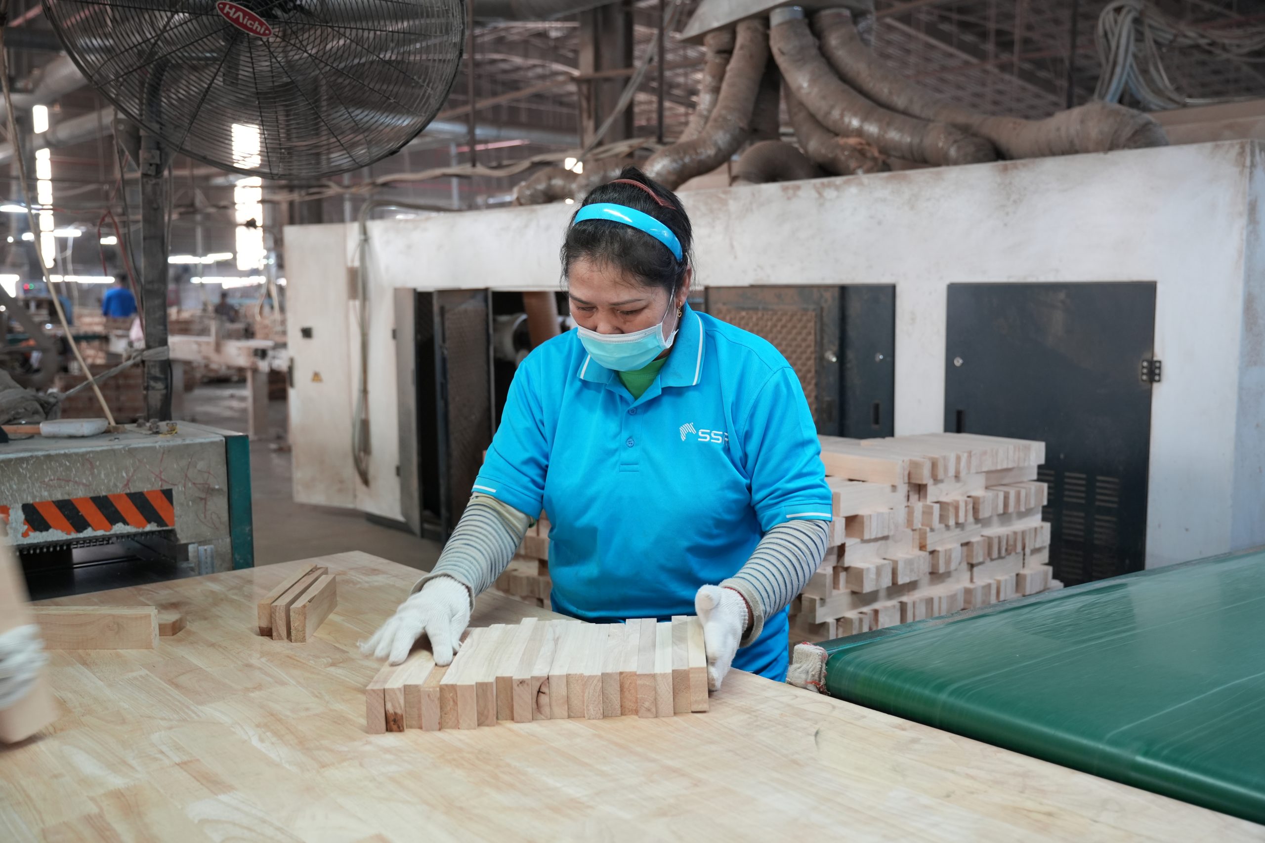 Cutting and Selecting Wood Staves