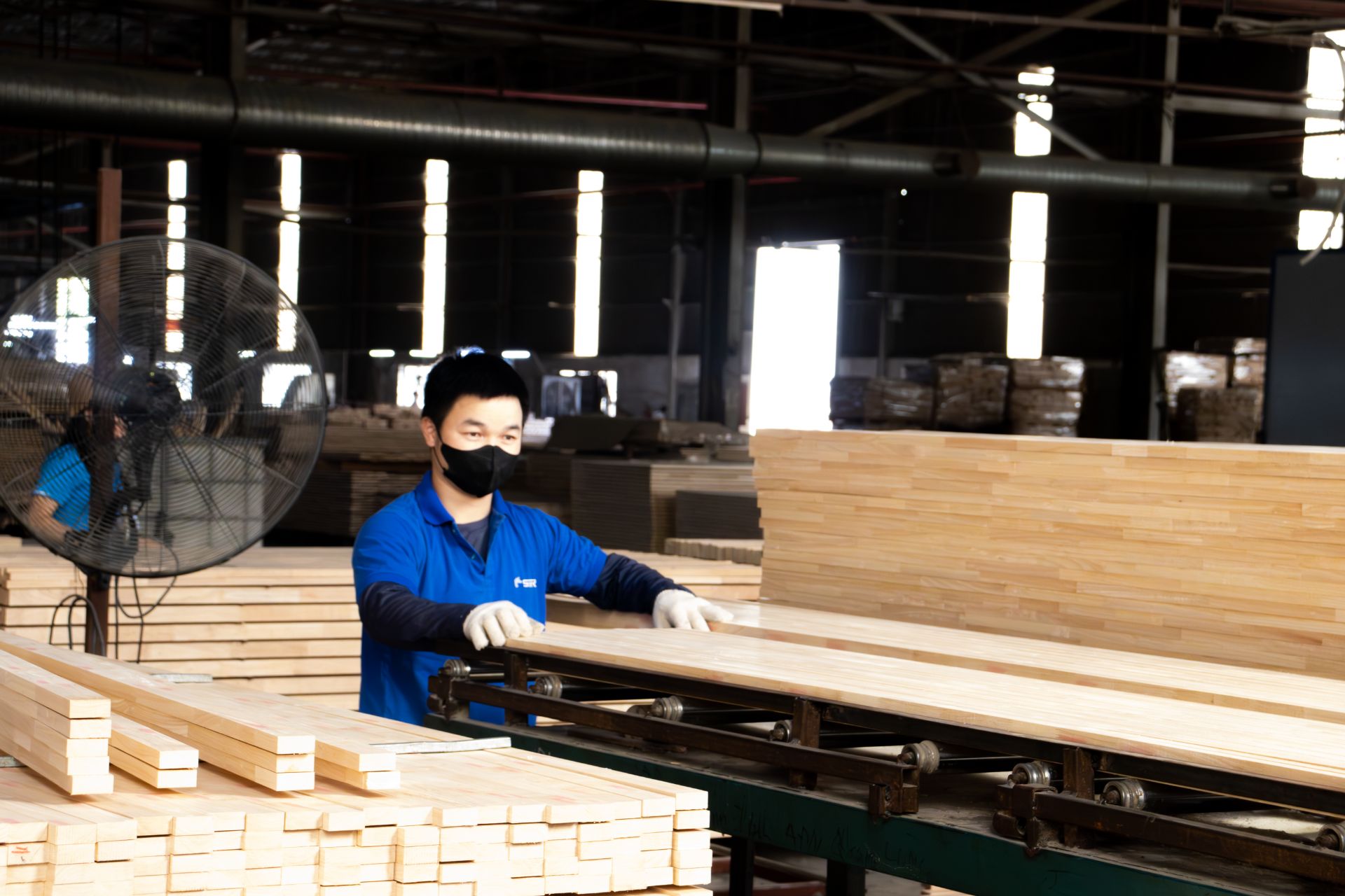 5 Things Hardwood Dealers Need From a Reliable Hardwood Supplier — Made in Vietnam for Global Markets