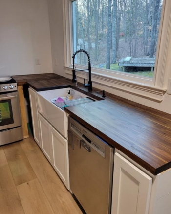 Acacia wood kitchen application