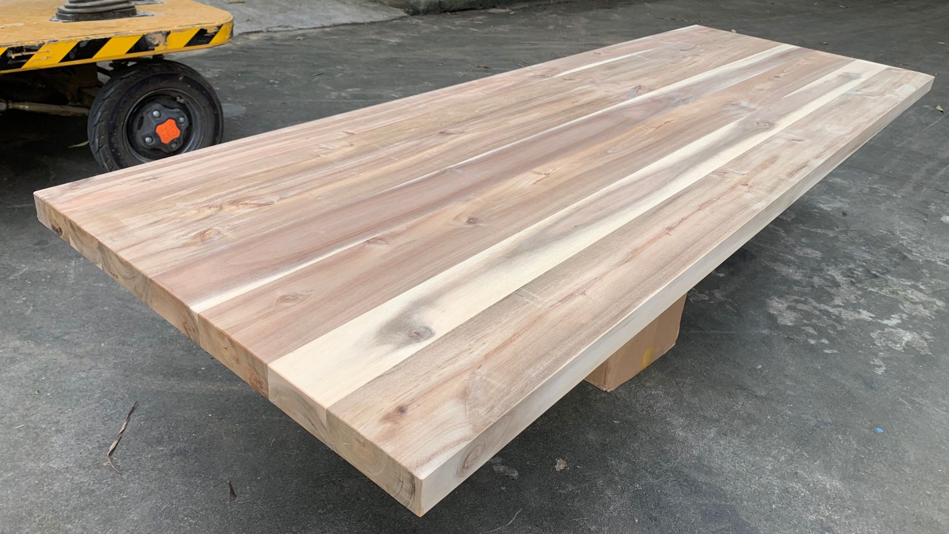 Acacia solid wood board supplied by SSR Vietnam
