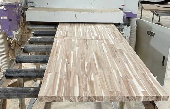 Initial sanding of acacia finger joint panels