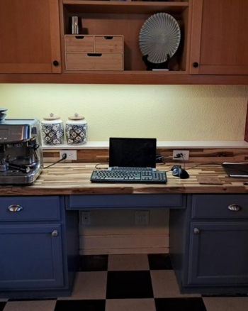 Acacia wood workspace application